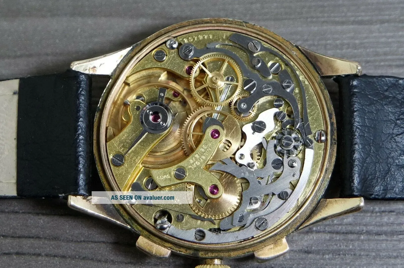 -1950__s_vintage_universal_genev (1).webp