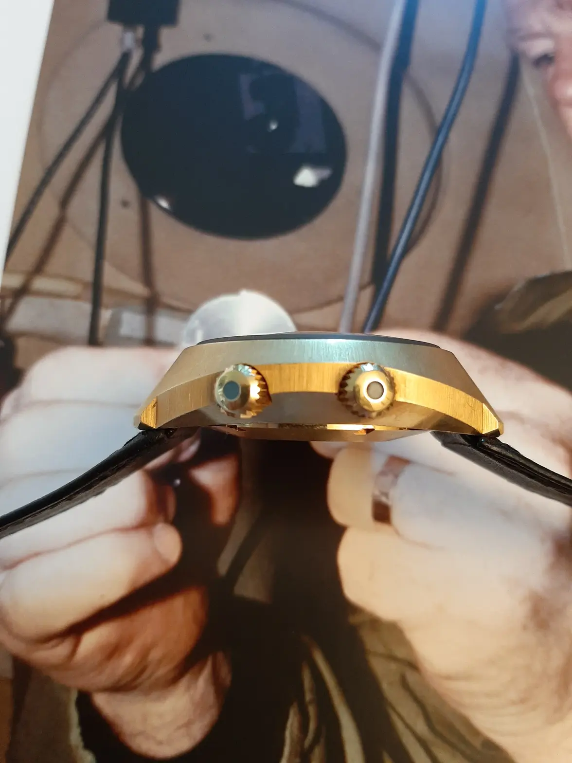 Omega Flightmaster 18k-3.webp