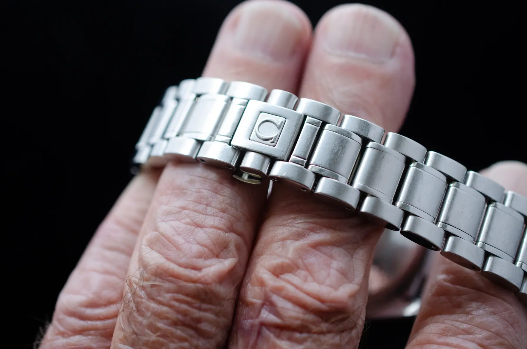 Omega Speedmaster Auto Date-6340.webp