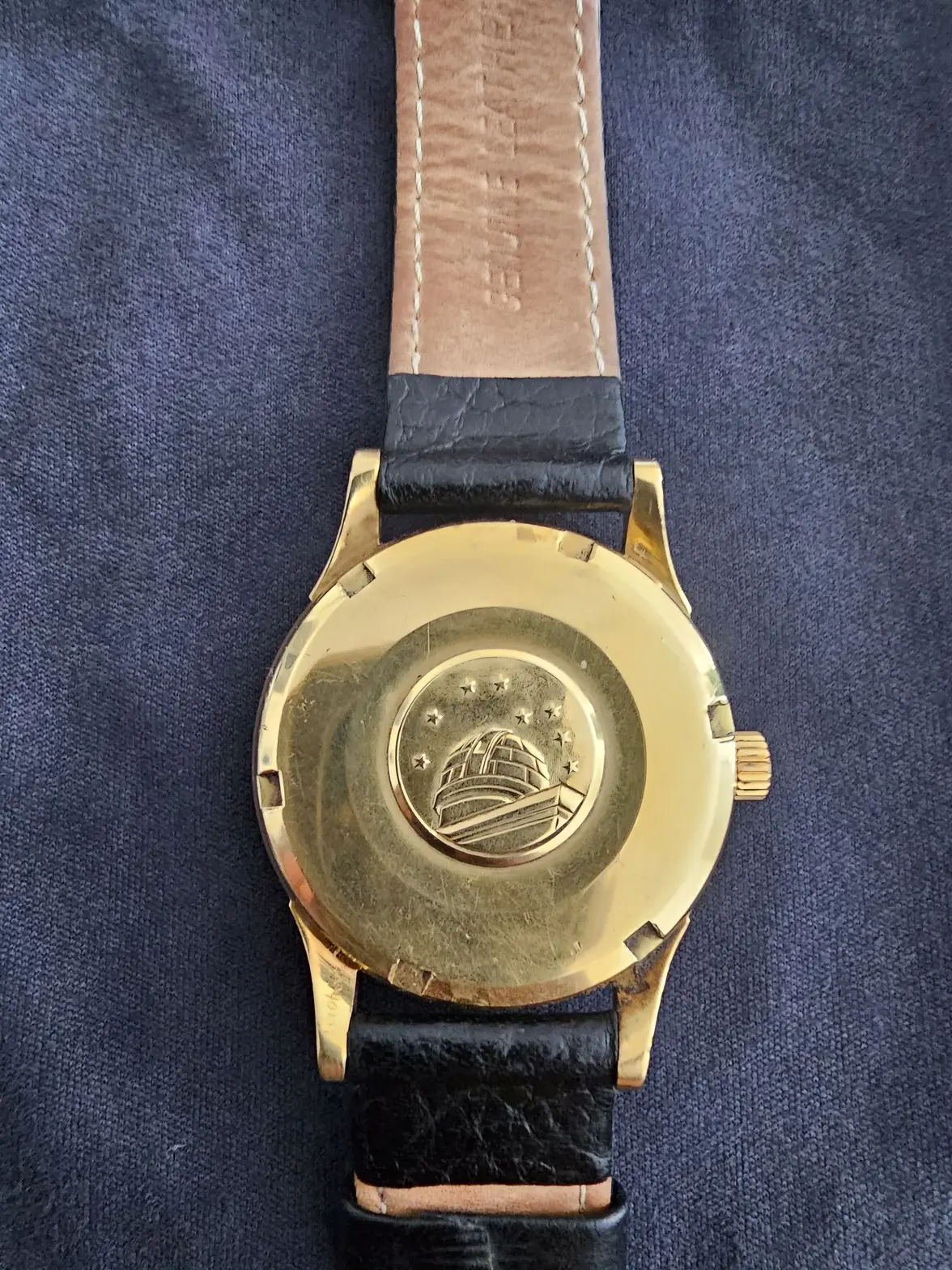 Omega - Baksida-min.webp