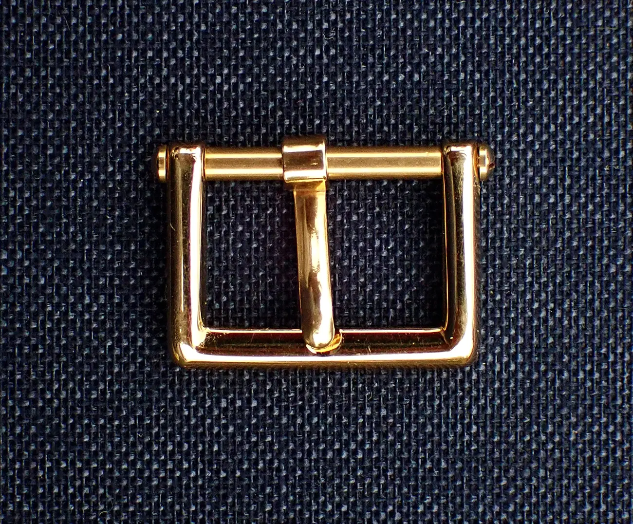 PatekVintage18kScrewBkl-2 copy.webp