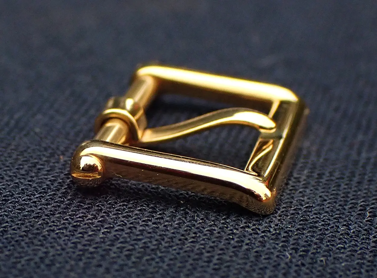 PatekVintage18kScrewBkl-angl1 copy.webp