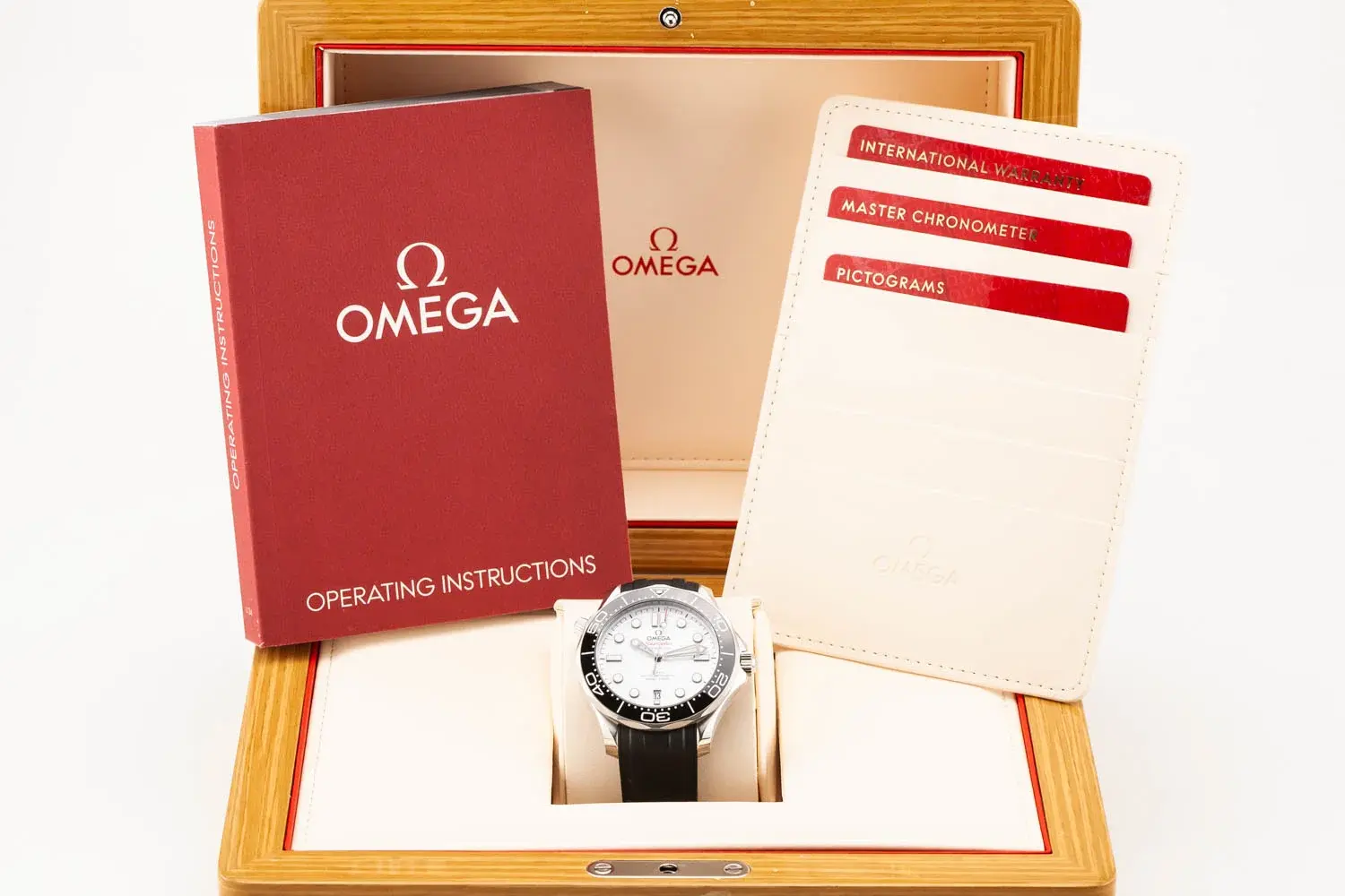 Omega Seamaster 300 White Wave Diver PO 081325 (9 of 9).webp