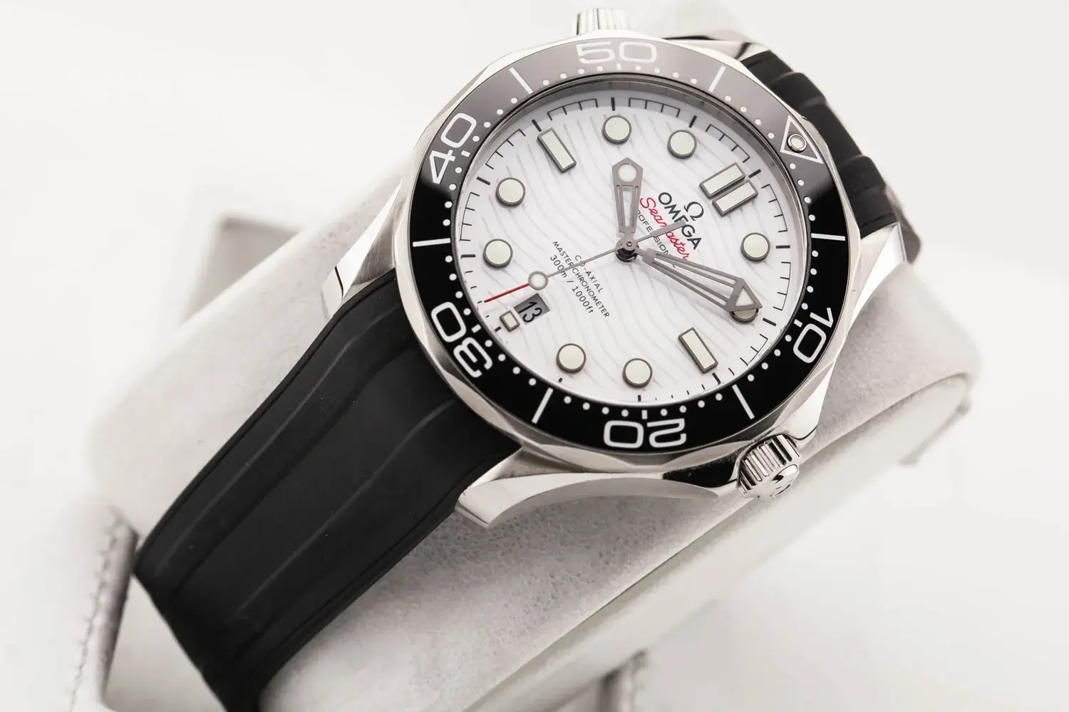 Omega Seamaster 300 White Wave Diver PO 081325 (4 of 9).webp