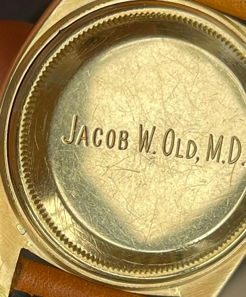 6611b -engraving-closeup.webp