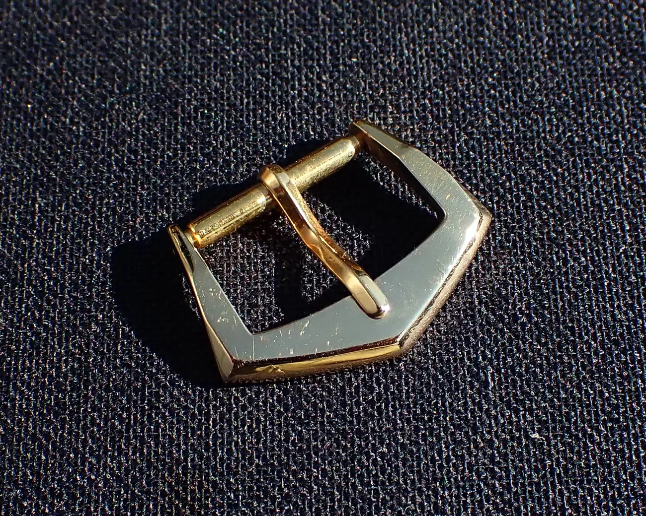 Patek18kPointed14mm-angl2 copy.webp