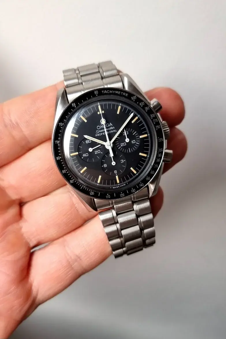 Front in Hand.webp Front in Hand.webp