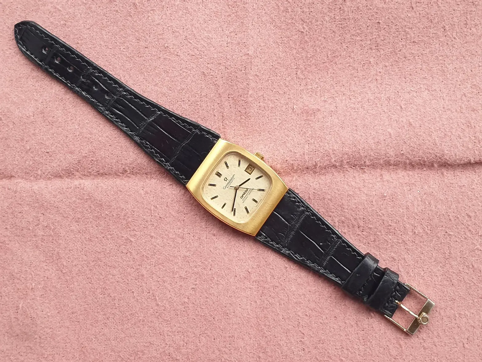 Gold capped OMEGA Constellation Chronometer TV black strap (4).webp