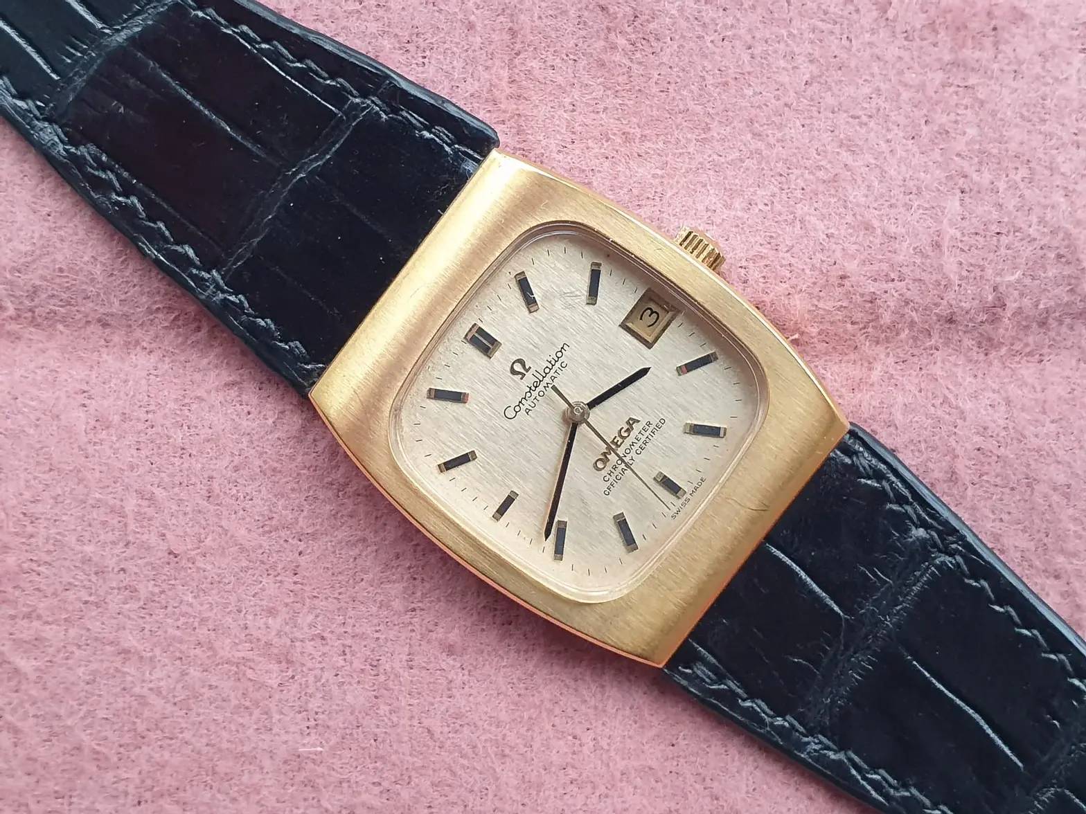 Gold capped OMEGA Constellation Chronometer TV black strap (5).webp