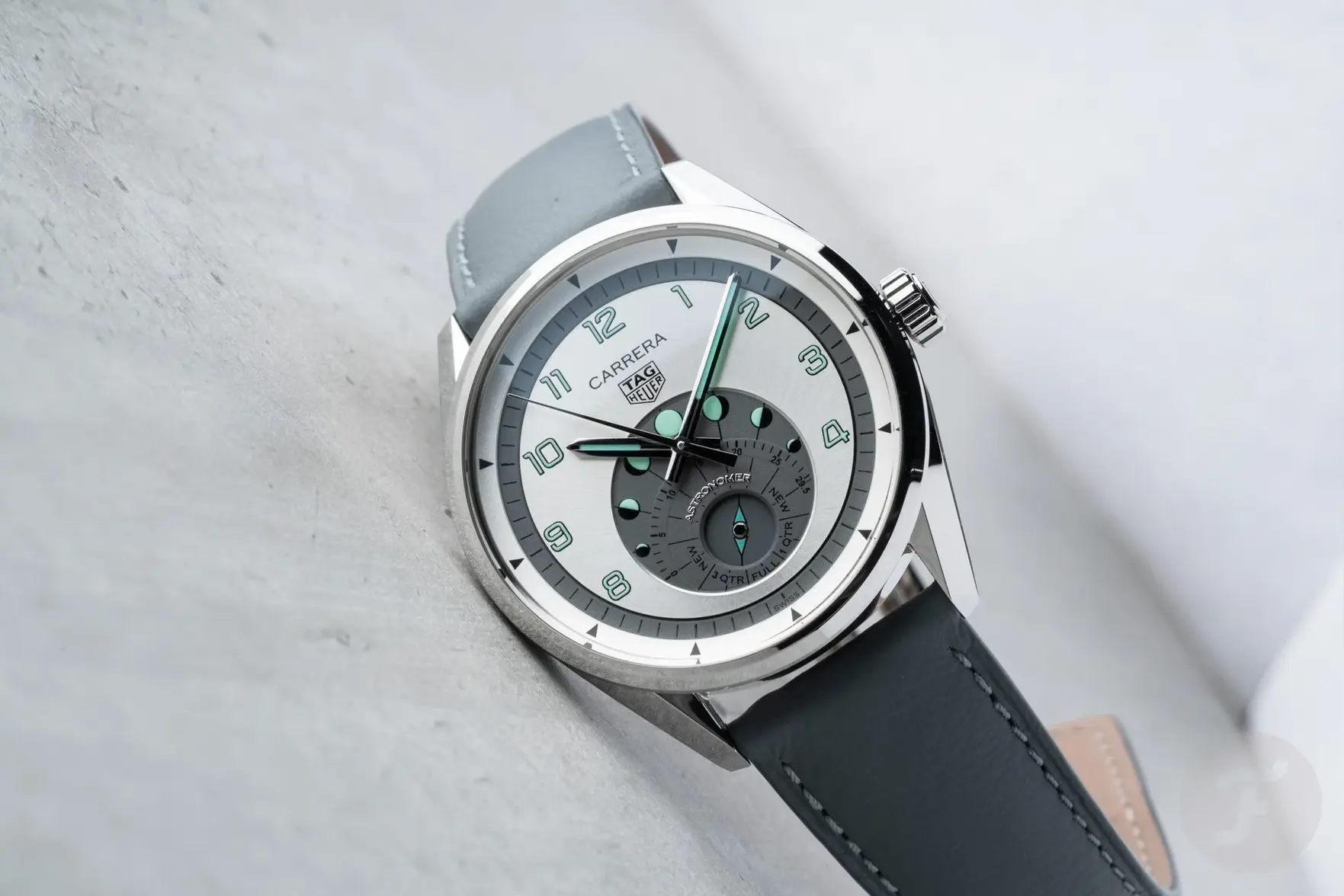 TAG-Heuer-Carrera-Astronomer-8-2.webp