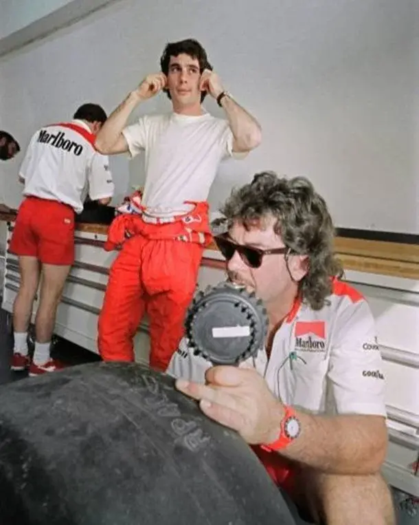 Mclaren team watch.webp