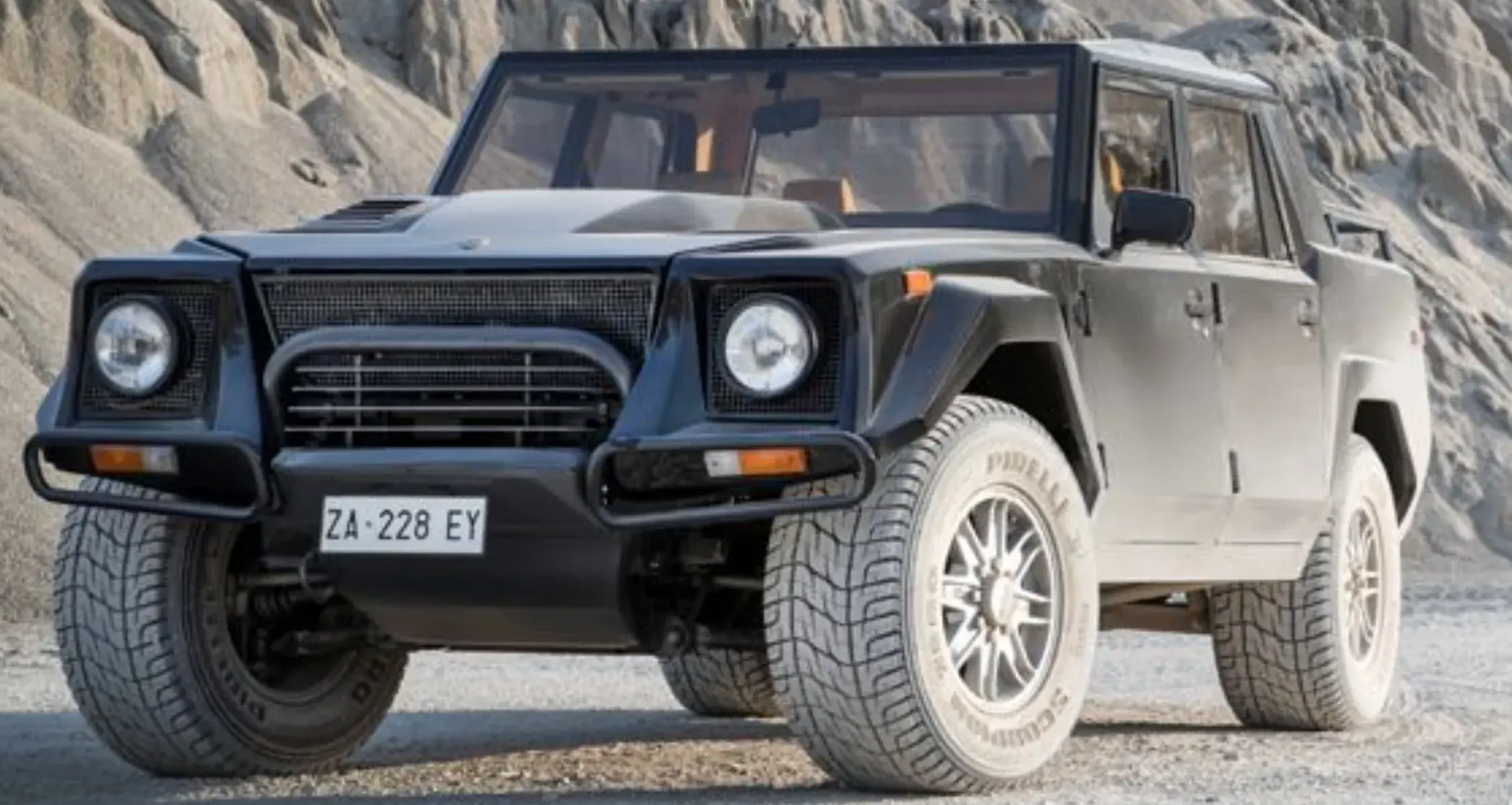 Lamborghini LM002 (1).webp