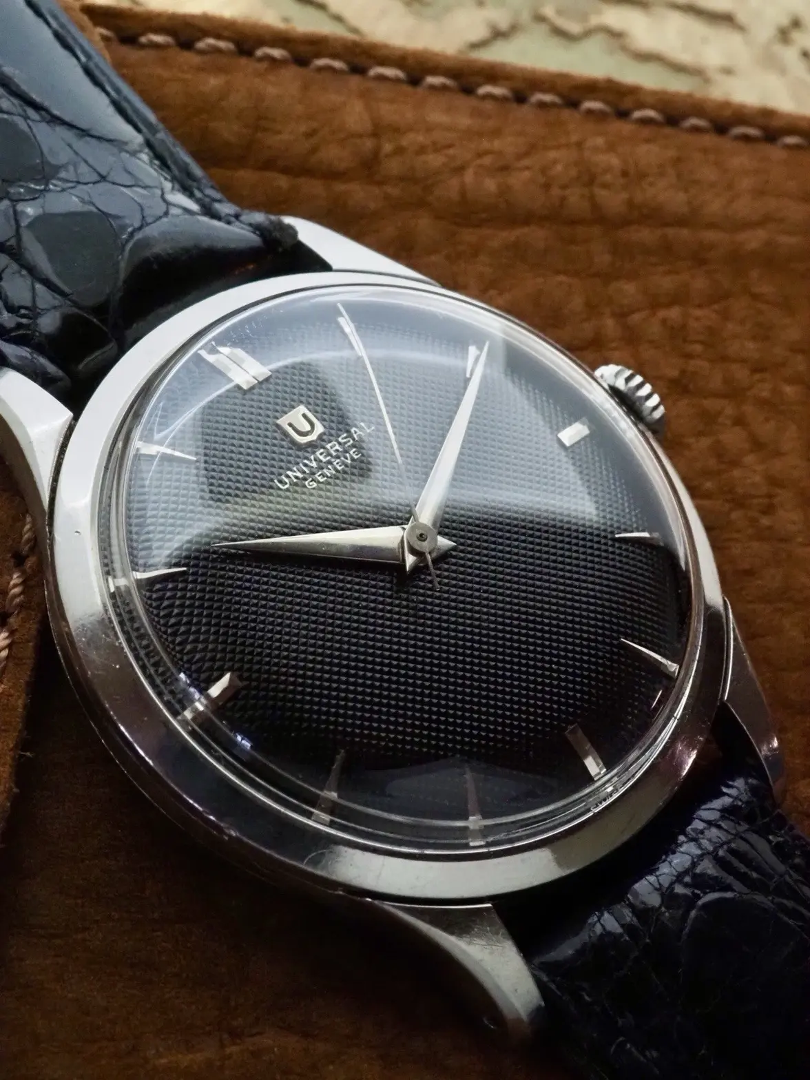 UG black hobnail 2.webp