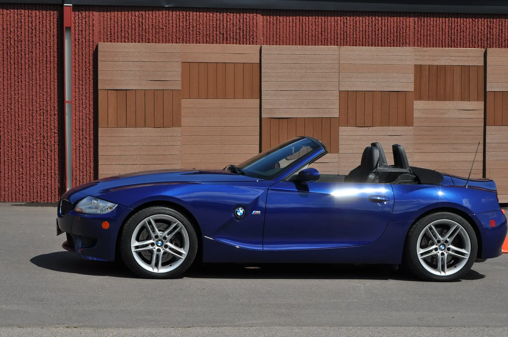 Interlagos blue.webp