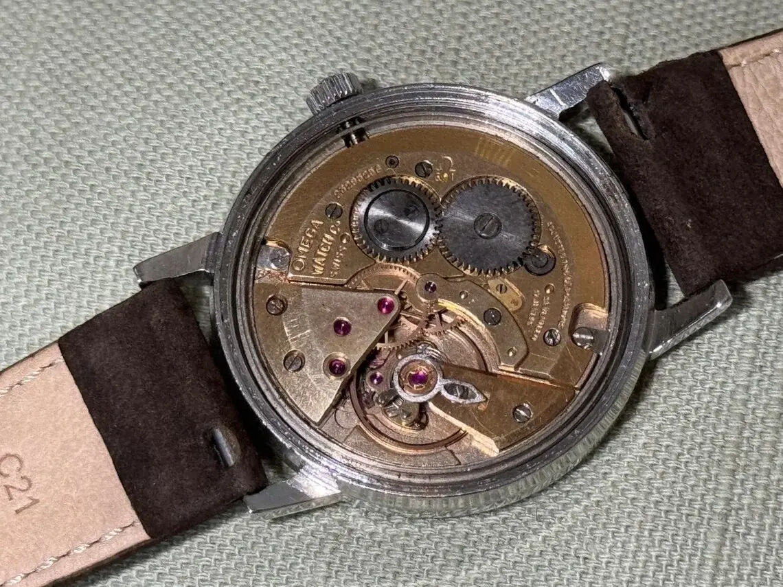 movement yellow seamaster.webp