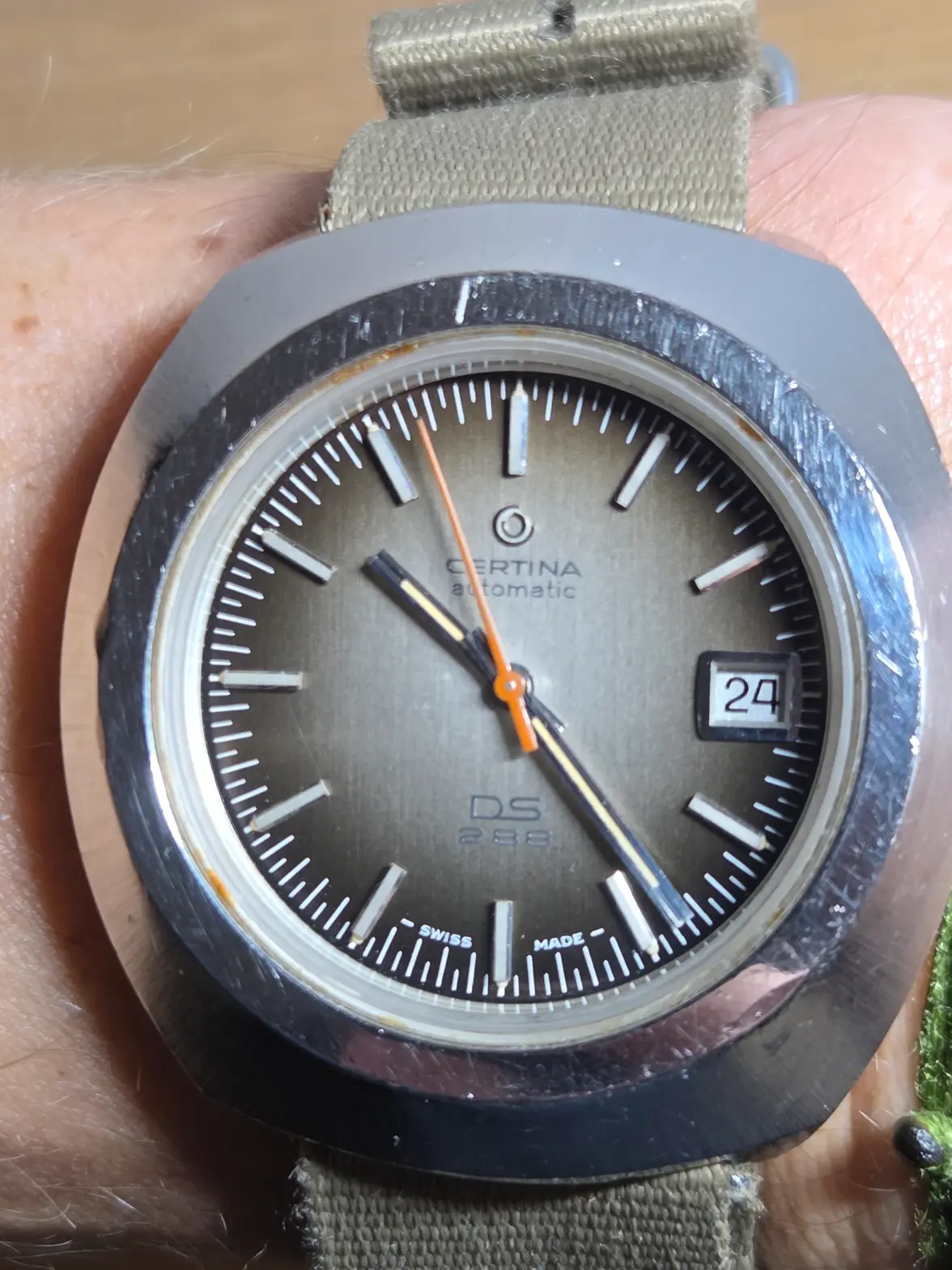 20251028_225806.webp 20251028_225806.webp