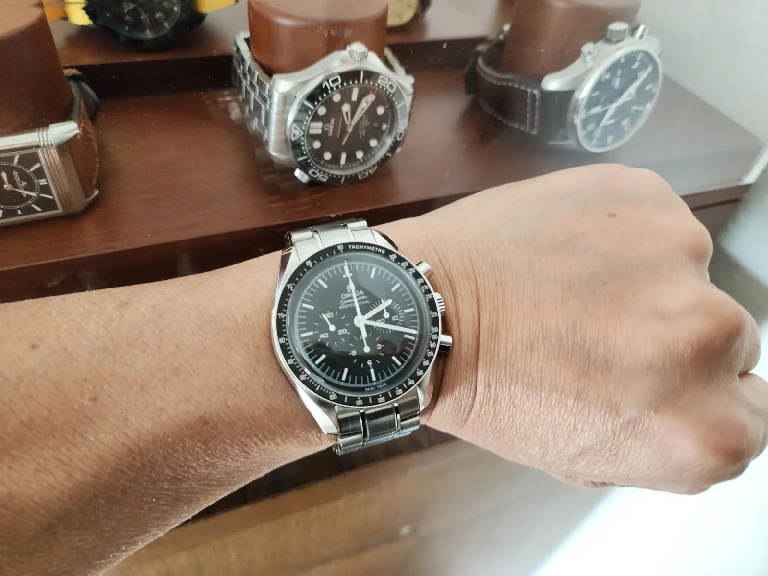 wristshot_small.webp