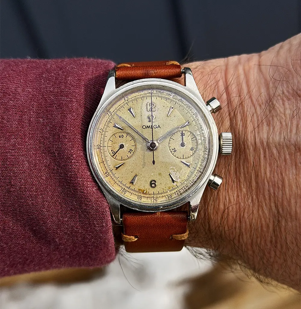 Omega2077_33.3CHRO-wrst copy.webp