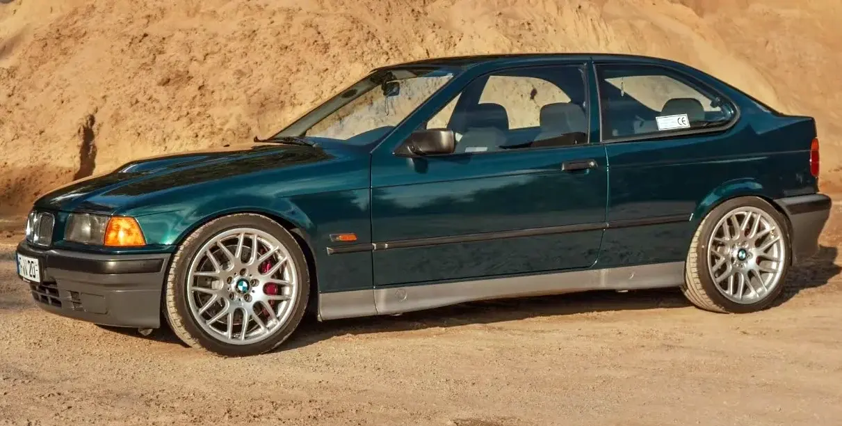 BMW V8b.webp BMW V8b.webp