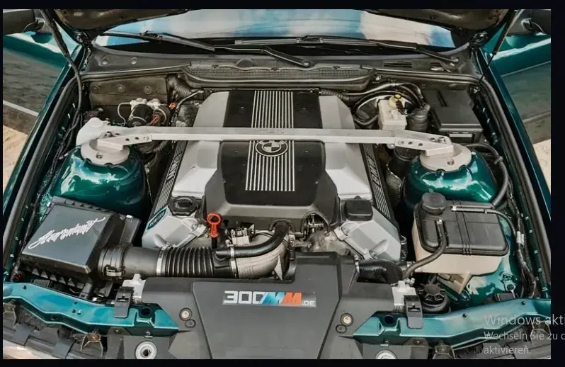 BMW V8a.webp BMW V8a.webp