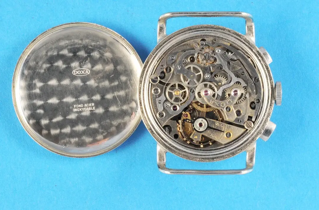 doxa-valjoux-22-on-a-ww2-military-case-v0-734o1vo14ouf1.jpg.webp