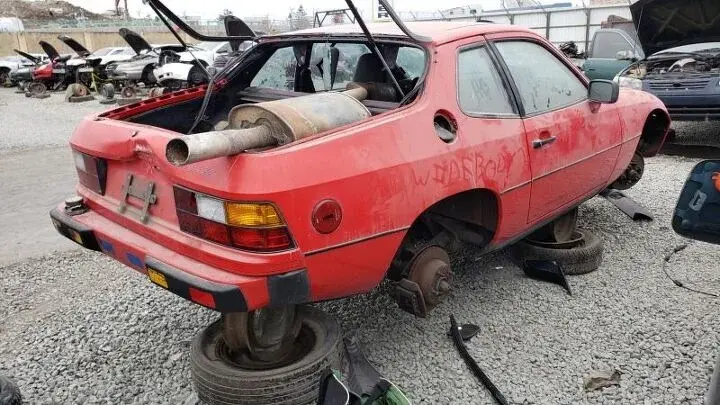 junkyard-find-1987-porsche-924s.webp junkyard-find-1987-porsche-924s.webp