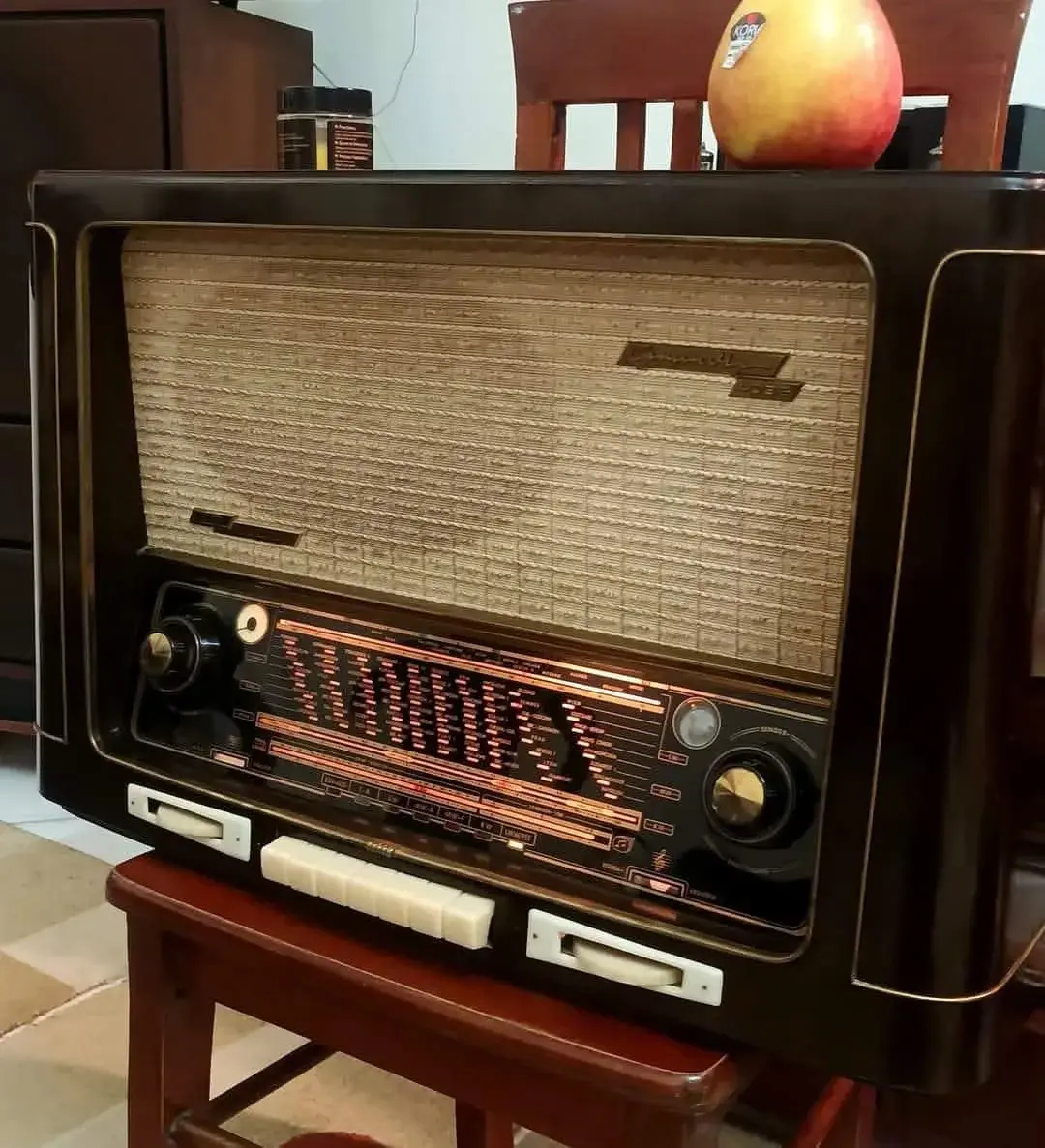 ra dio grundig.webp
