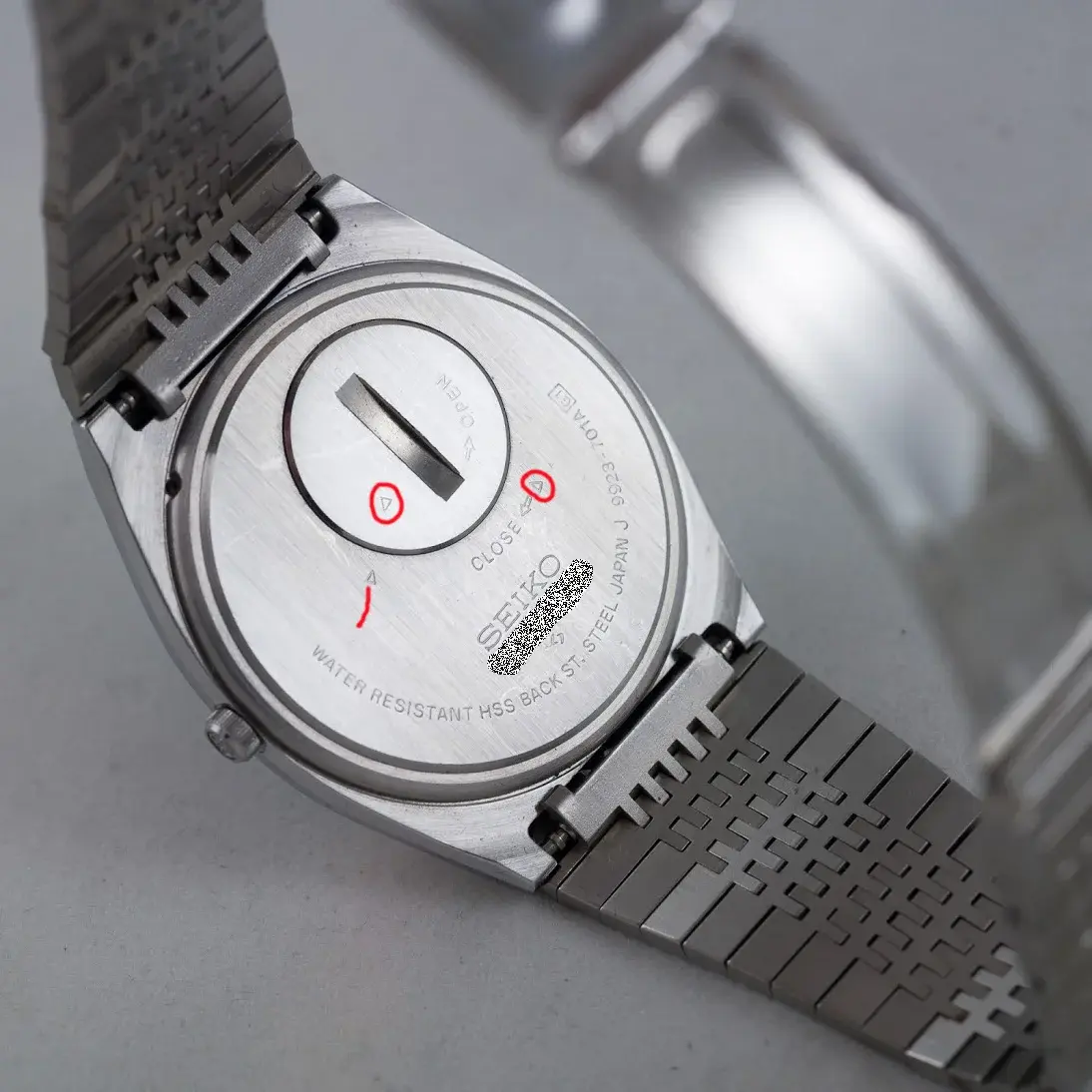 Seiko Battery+Hatch+1.webp Seiko Battery+Hatch+1.webp