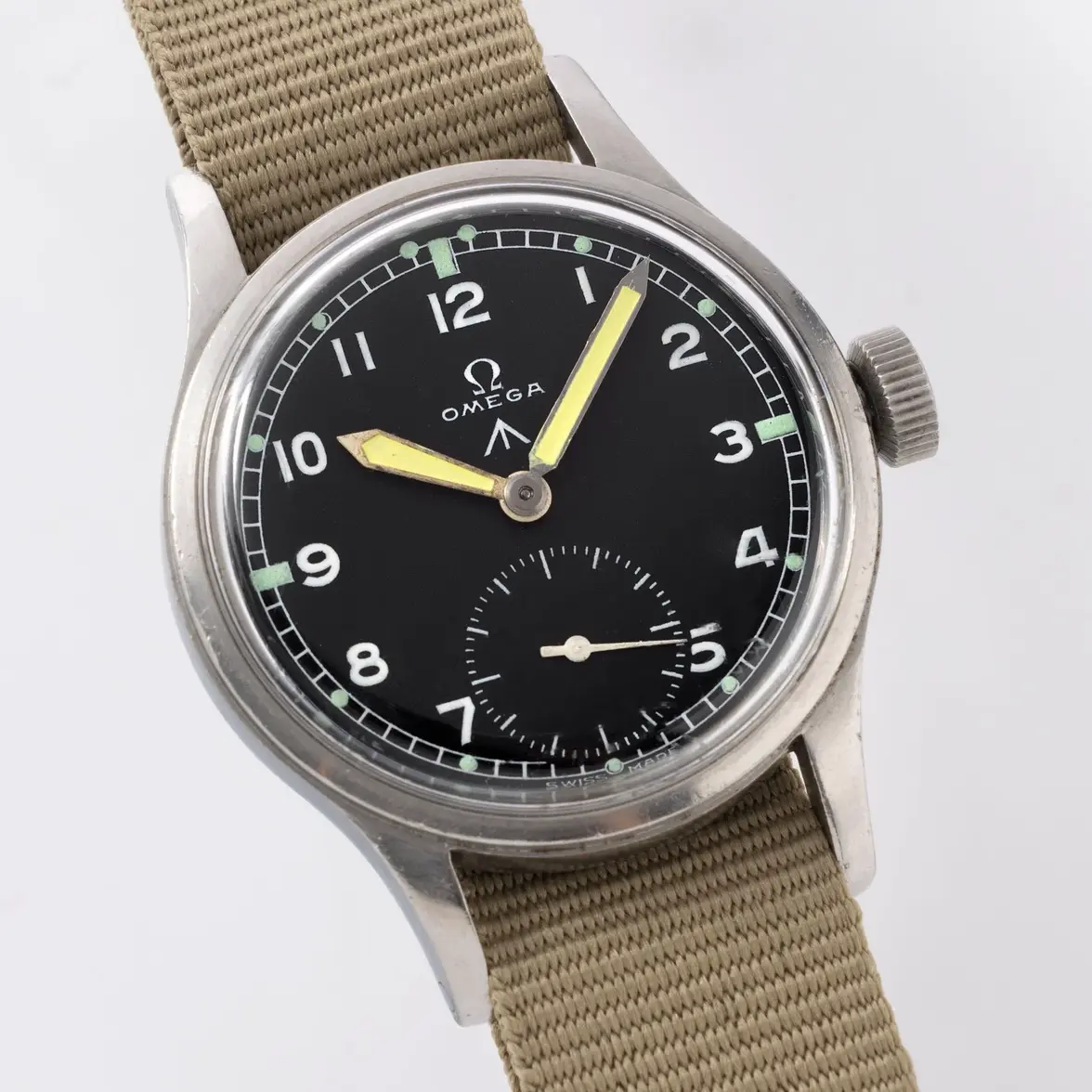 W-2935OmegaDirtDozenissuedmilitarywatch_001-3109692241.webp