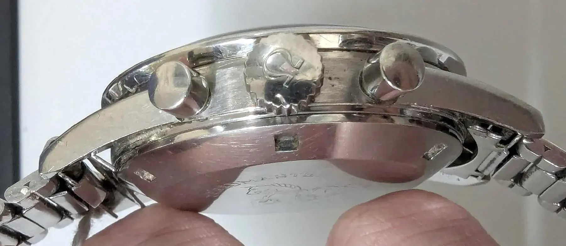 Omega 105 crown.webp