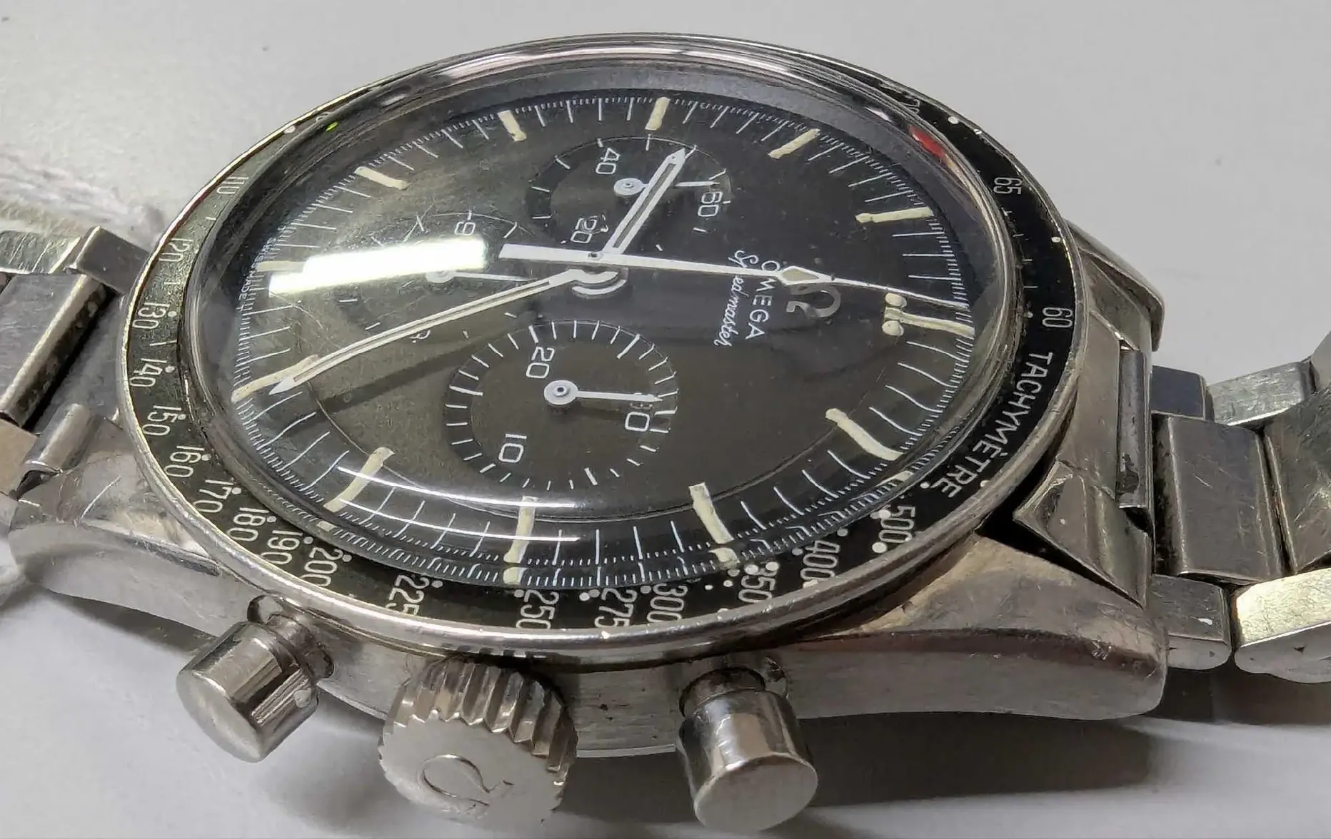 Omega 105 crown 2.webp