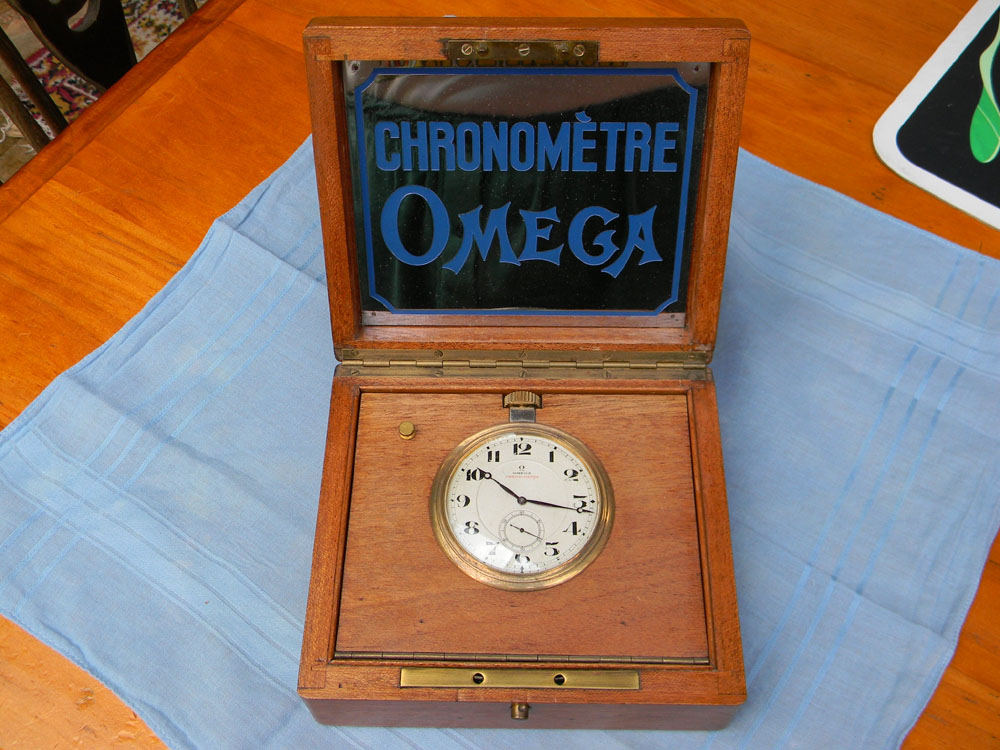 Omega Rare Shop Display Clock Original Wooden Presentation Box  17 Jewel Chronometre Movement 1.jpg