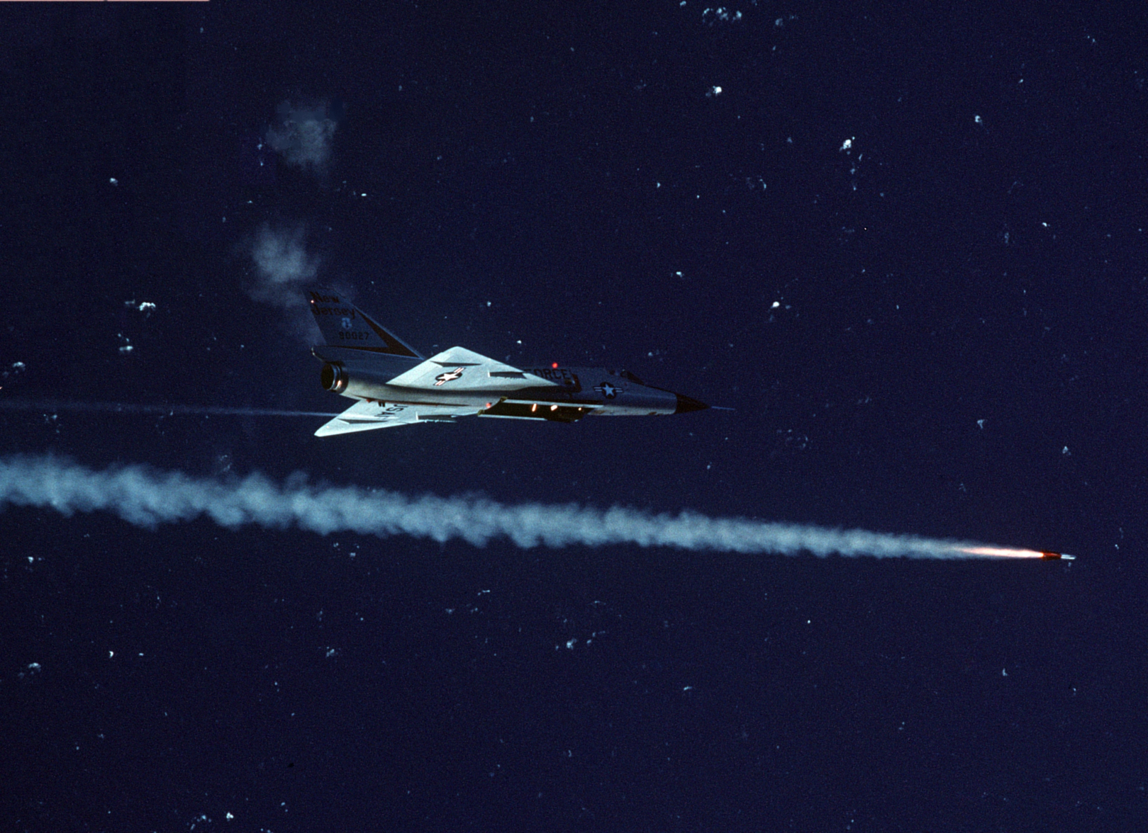 F-106A_119th_FIS_launching_AIM-4_1984.webp