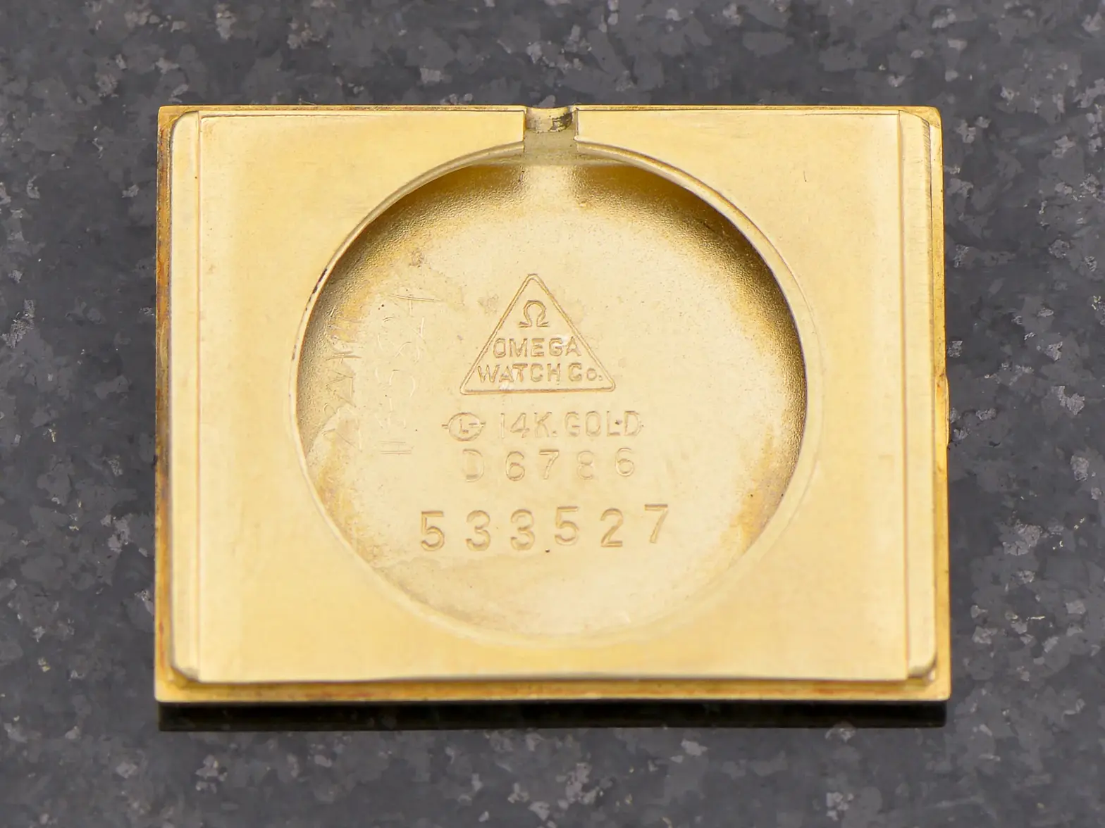 Omega_14K_Bark_Finish_Tank8_2172x1629.jpg.webp