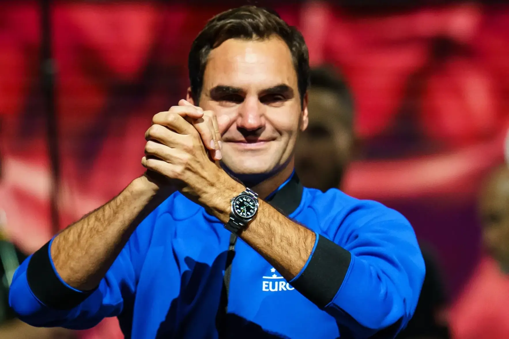 roger-federer-of-switzerland-waves-goodbye-to-the-fans-news-photo-1664201132-jpg.webp