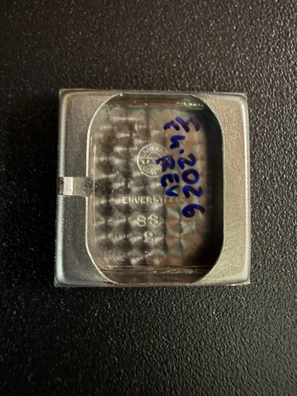 2d131313r.webp