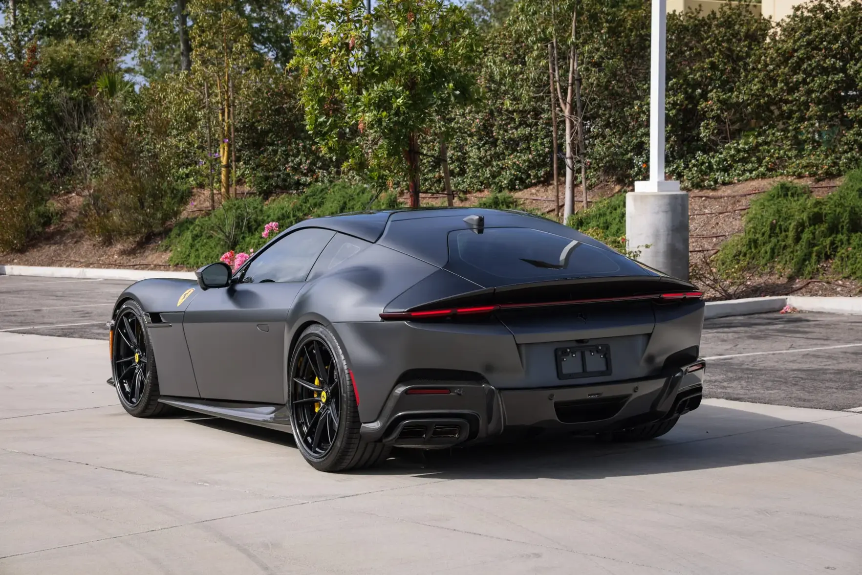 2025_ferrari_12cilindri_D86A3571-87072-scaled.webp