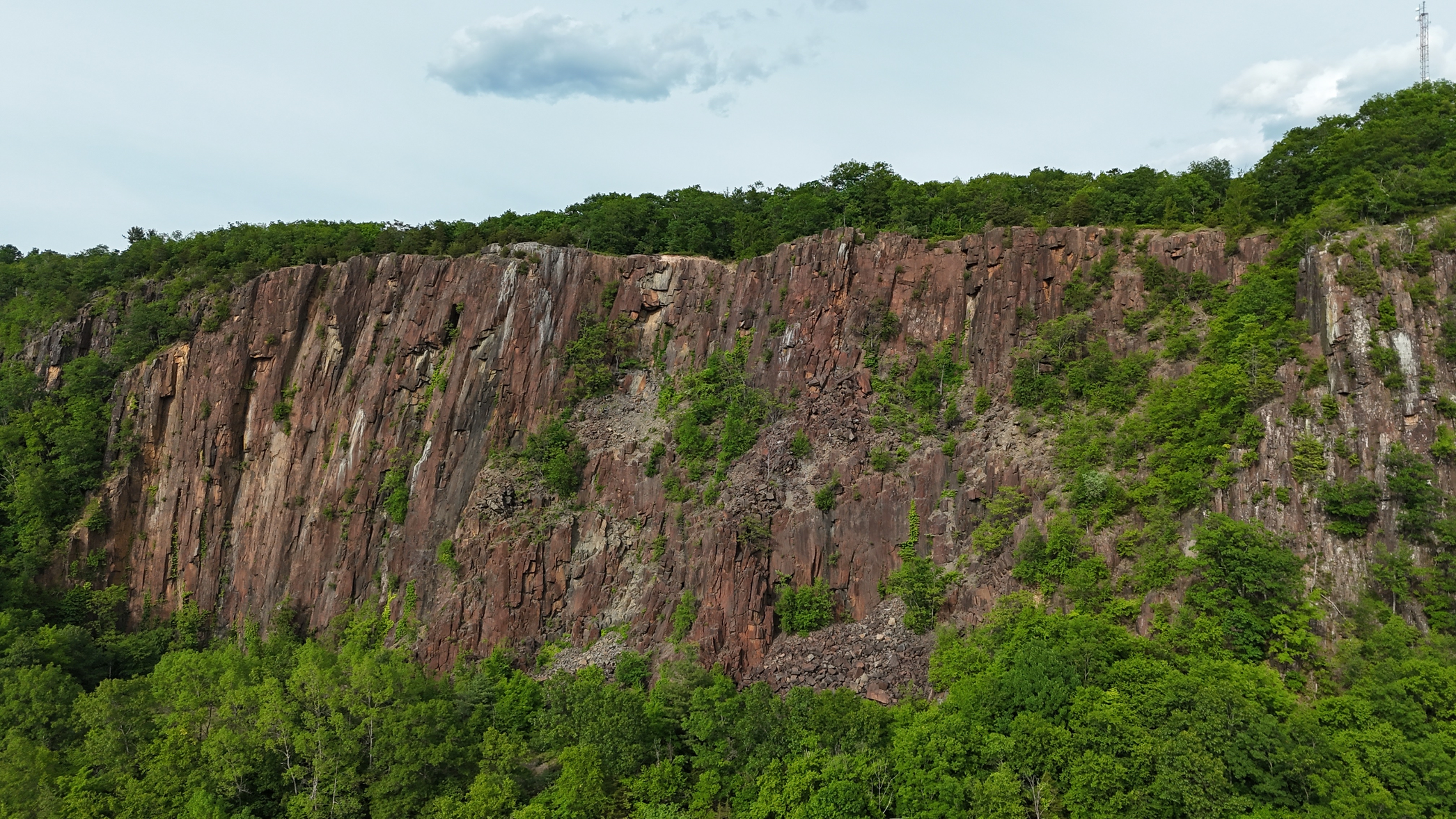dji_fly_20260602_171154_0018_1780435134481_photo_beautify.webp