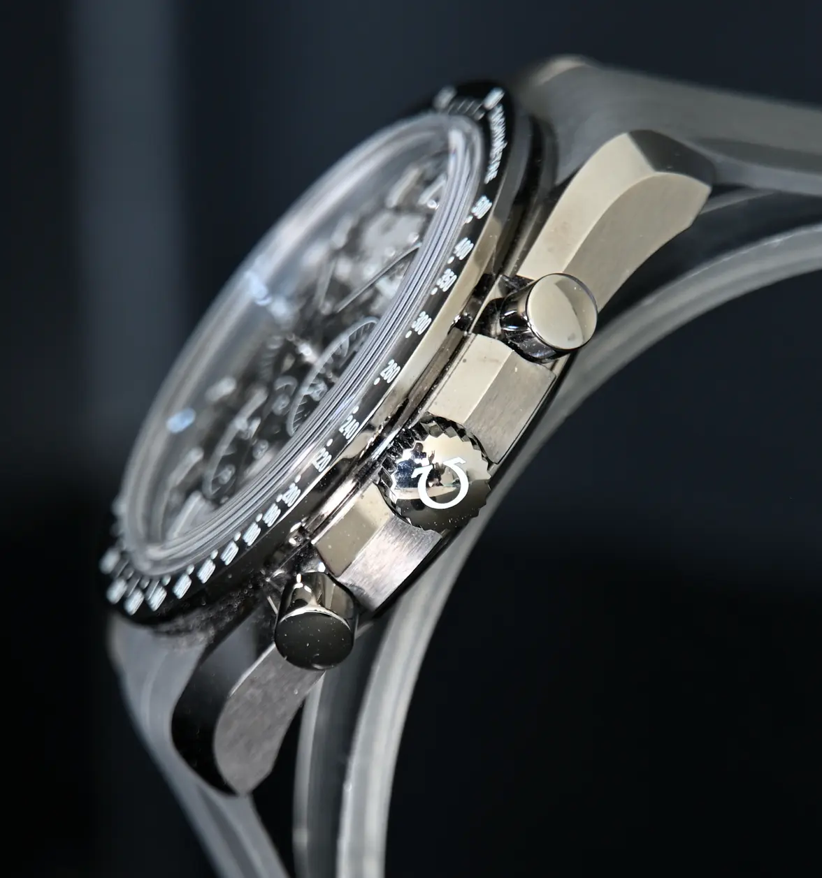 Grey_Side_05.webp