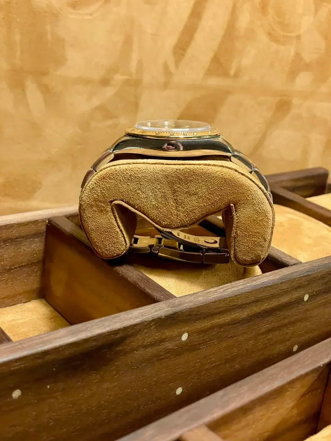 wts-vintage-louis-vuitton-watchcase-handmade-in-countless-v0-h9frtybrn88g1.webp