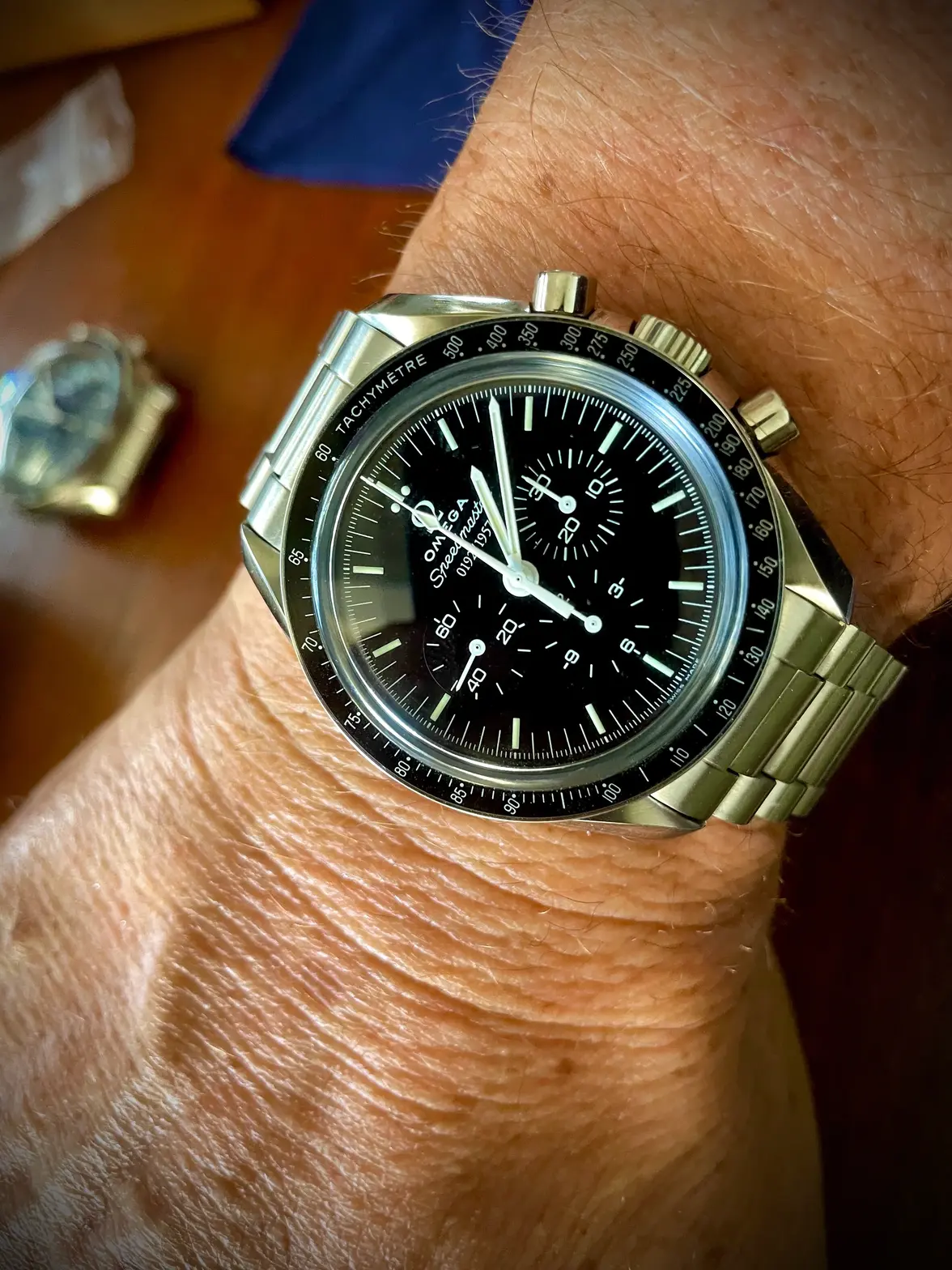 OSM3201-Wristshot.webp