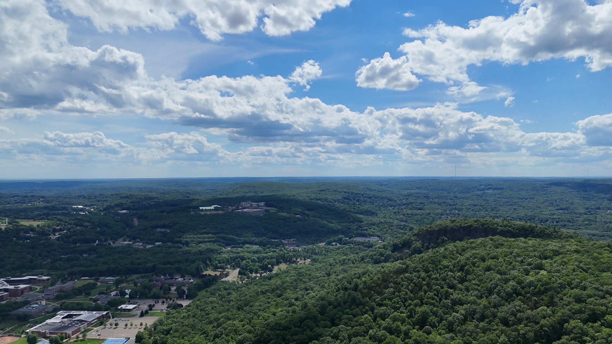dji_fly_20260619_154014_0008_1781898569263_photo_beautify.webp