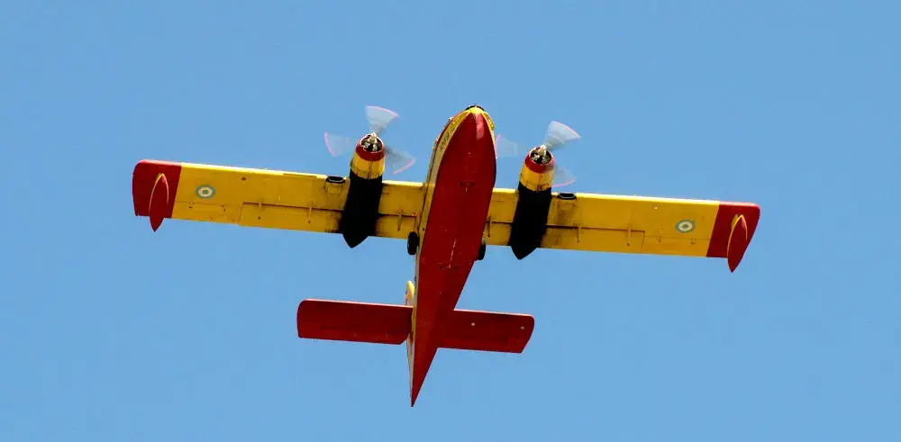 canadair-cl-215-hellenic-fire-service-banner.webp