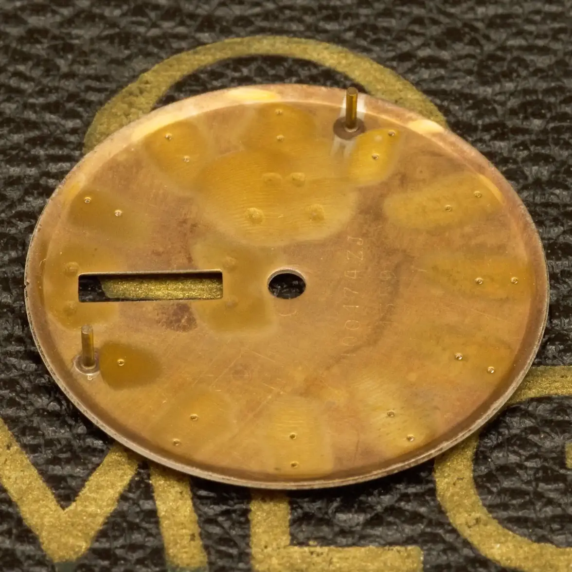 omega751_003_3.webp