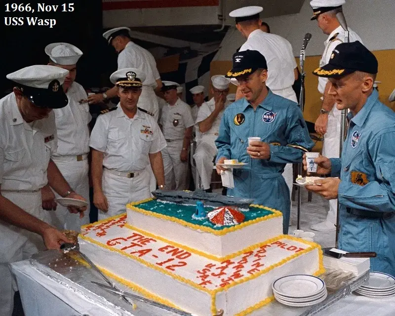 66_NAVY-Cake.webp