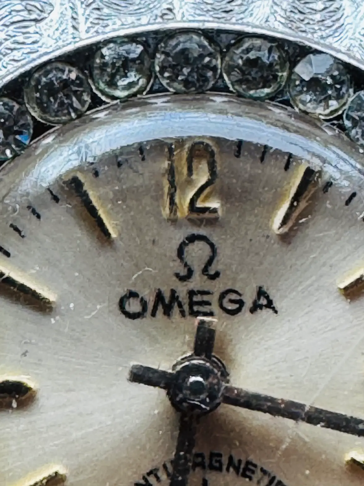 02 dial omega.webp