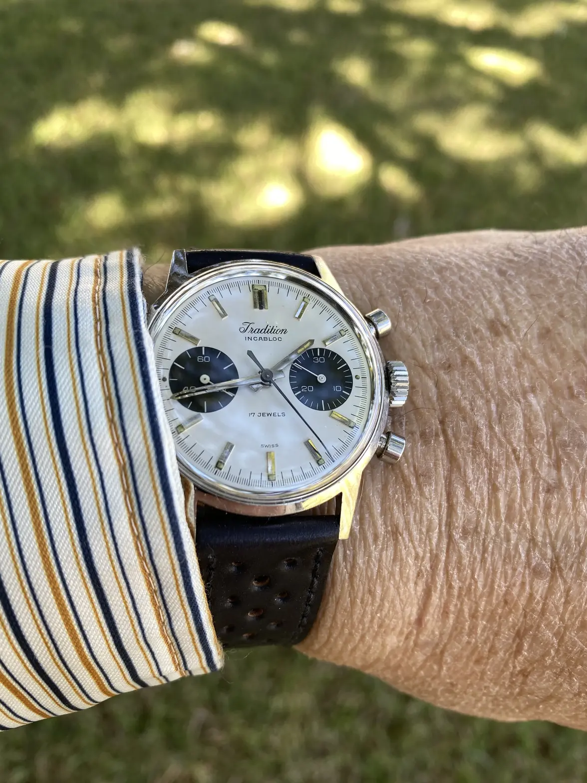 Heuer 7723 for Sears Val7733 SS case ref and case number between lugs.webp