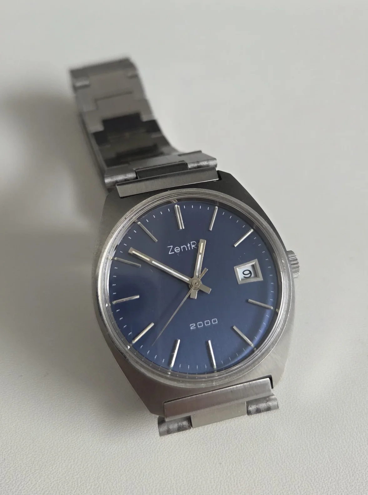 Zentra_2000_blue_01.webp