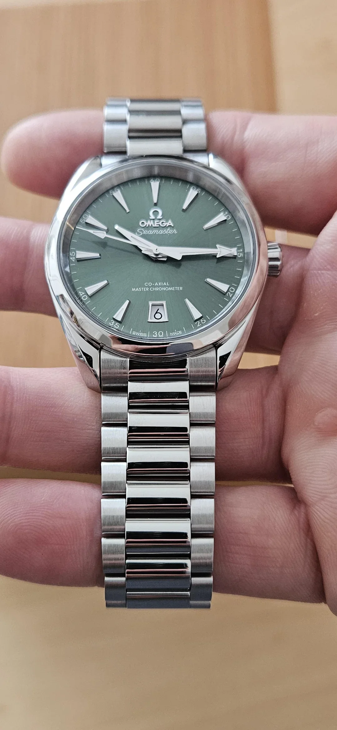 wts-final-reduction-omega-seamaster-aqua-terra-shades-bay-v0-7aeka2m8apxh1.webp