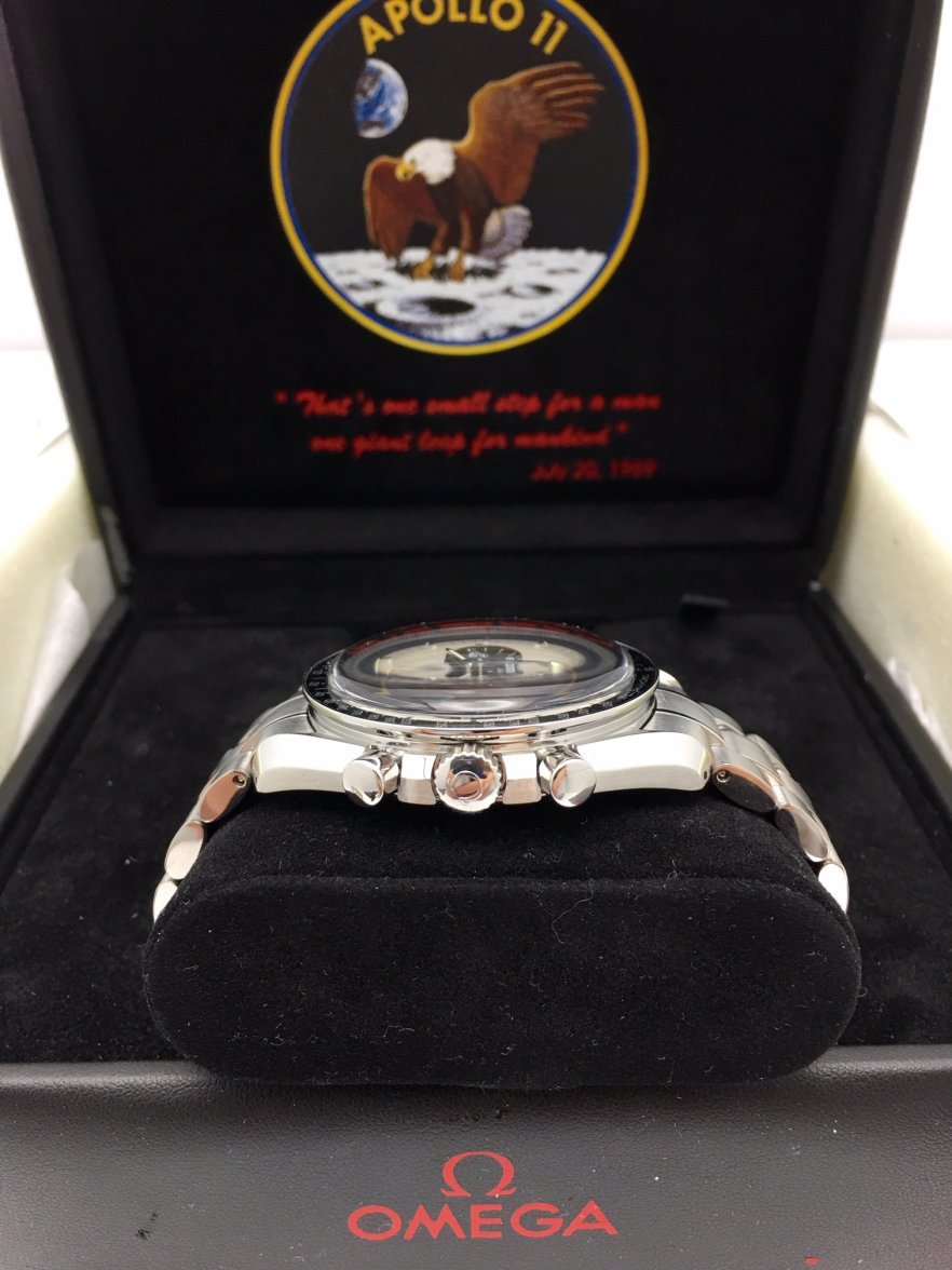 Omega Speedmaster Apollo 35th 4.jpg